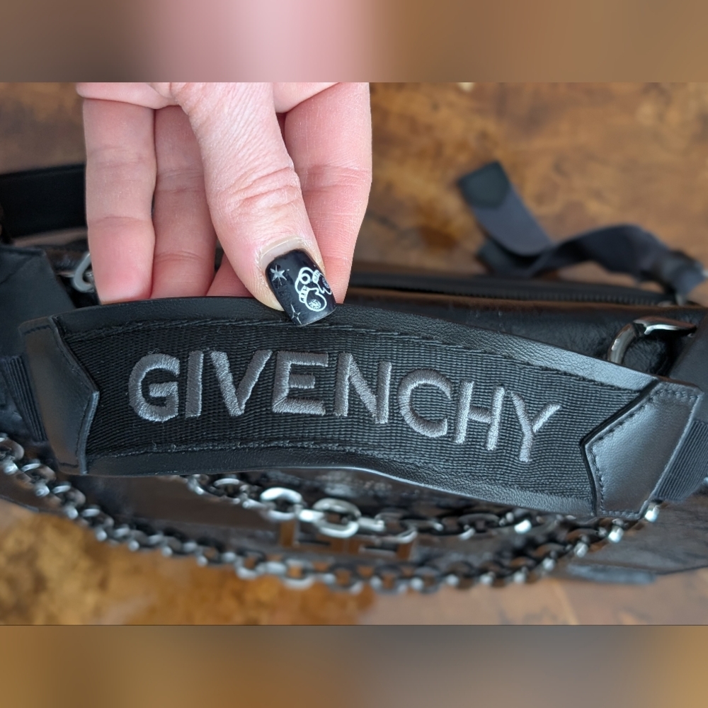 Givenchy Black Leather Medium Shoulder / Crossbody Bag with Chain & Strap - Picture 3 of 17